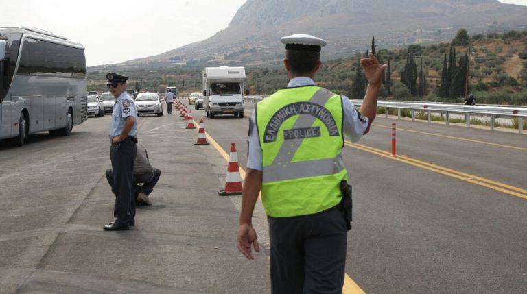 Καραμπόλα τεσσάρων αυτοκινήτων στην Περιφερειακή οδό της Θεσσαλονίκης