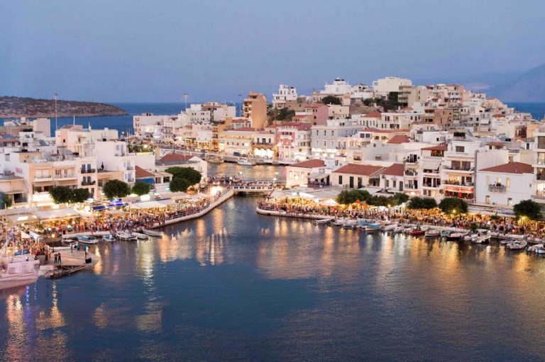 Ο Άγιος Νικόλαος Κρήτης φιλοξενεί το πρώτο αγωνιστικό cliff diving