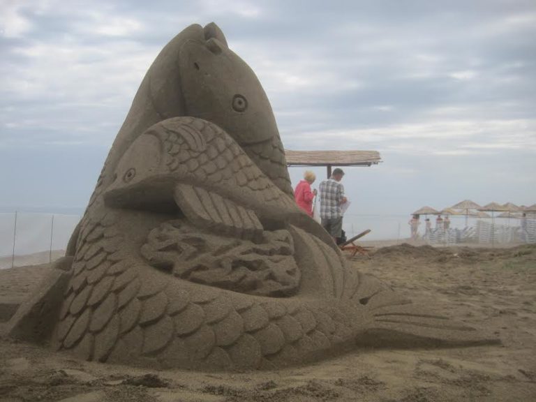 Κρήτη: Με επιτυχία το φεστιβάλ Γλυπτικής στην άμμο (video)