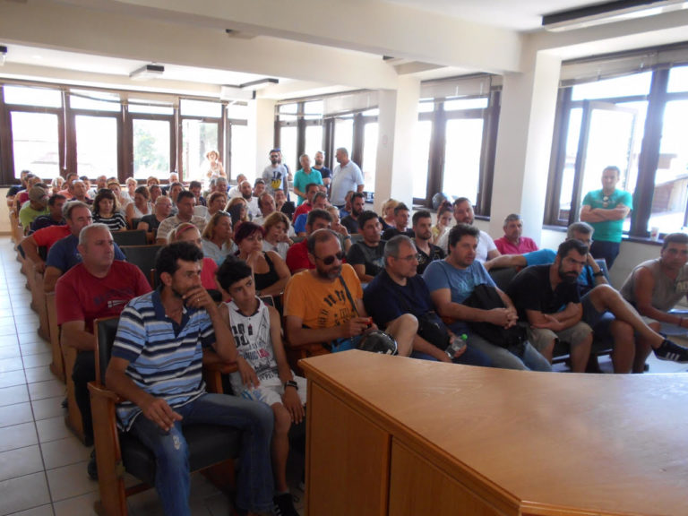 Βόλος: Συνεχίζουν την αποχή μέχρι Δευτέρα οι συμβασιούχοι