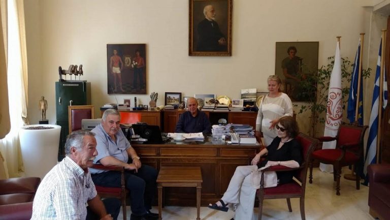Πήρε οικόπεδο για πάρκινγκ