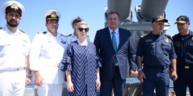 Σε Άγιο Ευστράτιο και Λήμνο ο Π. Καμμένος
