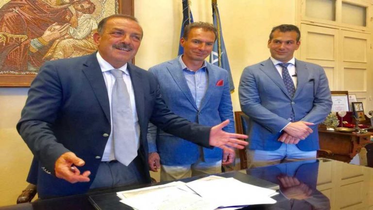 Υπεγράφη η σύμβαση για το έργο της καθαριότητας στη Ρόδο
