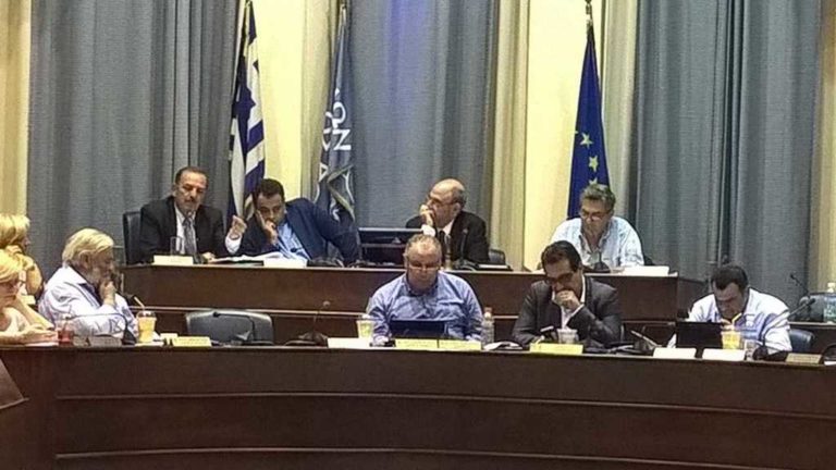 Κατά της ΕΤΑΔ για τις παραλίες