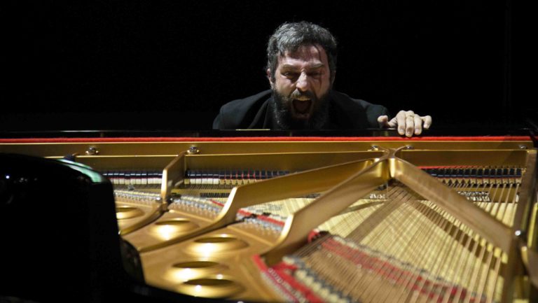 Οι «Αναπαραστάσεις» του Γιάννη Χρήστου στην Εναλλακτική Σκηνή της ΕΛΣ