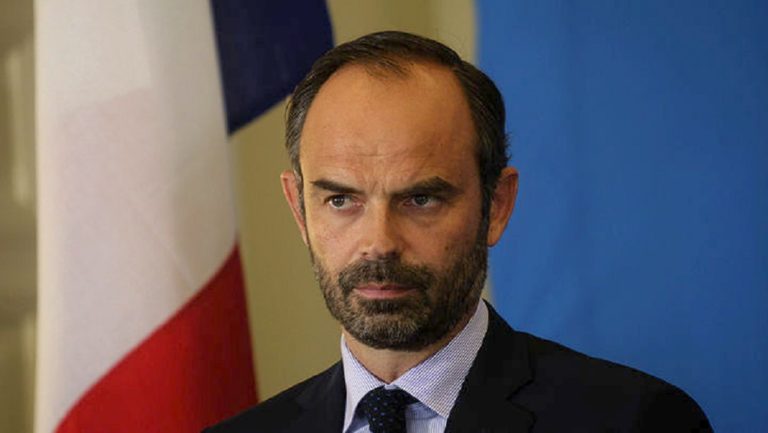 Ε.Φιλίπ: Το χρέος απειλεί την εθνική μας κυριαρχία – “Κληρονομήσαμε” τρύπα 8 δισ.