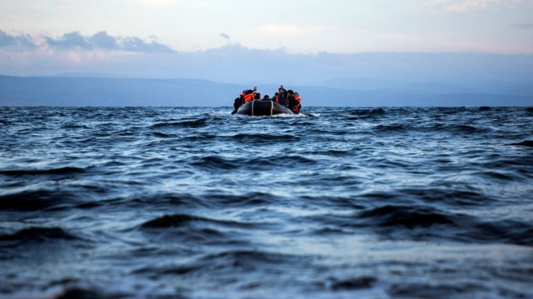 237 πρόσφυγες έκαναν «ποδαρικό» σε Λέσβο, Σάμο, Χίο