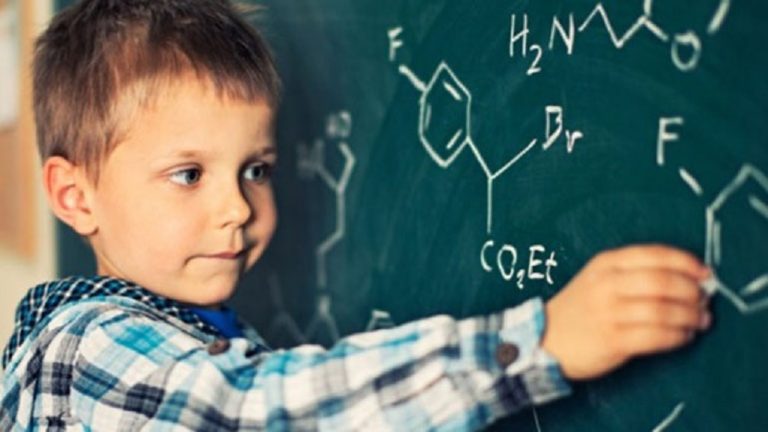 Έρευνα: Εξυπνότερα τα αγόρια από μπαμπάδες μεγαλύτερης ηλικίας