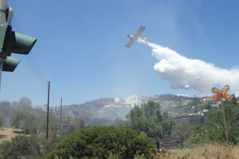 Βόλος: Σε εξέλιξη φωτιά στα Μελισσάτικα