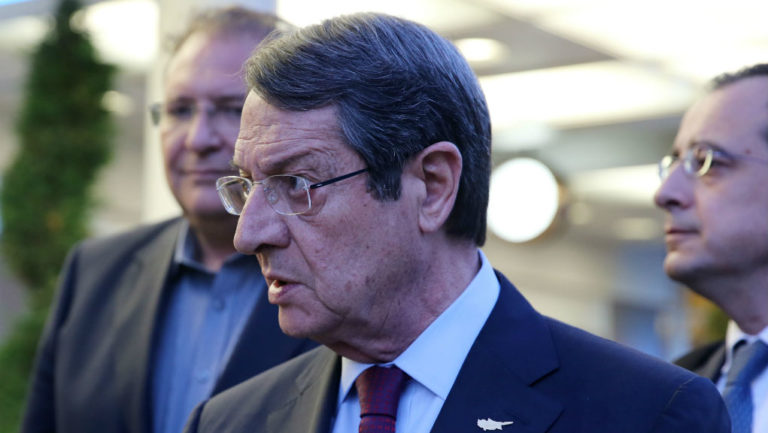 Κυπριακό: Πηγαίνει ο Γκουτέρες όχι όμως οι πρωθυπουργοί – Συνομιλία Τσίπρα-Γιλντιρίμ (video)