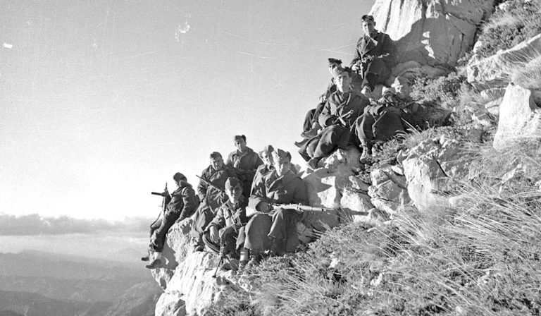 Αφιέρωμα για το Δημοκρατικό στρατό στη Γαρίτσα