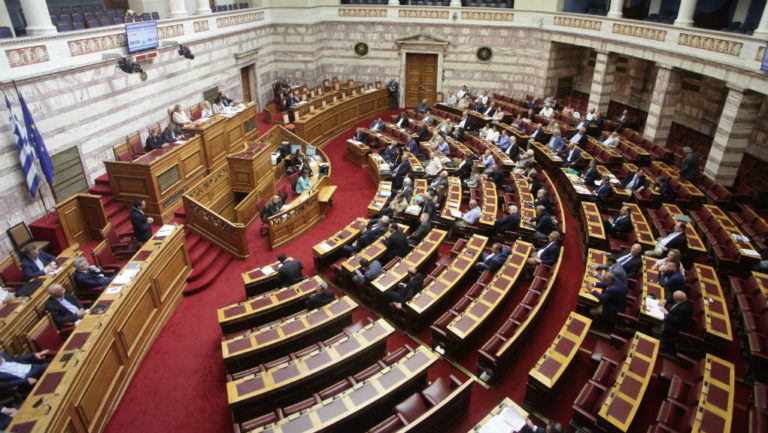 Ο φάκελος Παπαντωνίου πηγαίνει στην τακτική Δικαιοσύνη – Η ψηφοφορία (video)