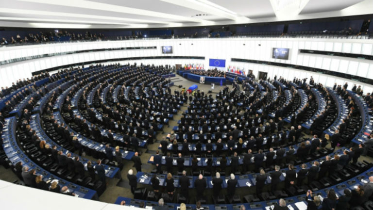 Φόρος τιμής στον Χέλμουτ Κολ από το Ευρωκοινοβούλιο (video)