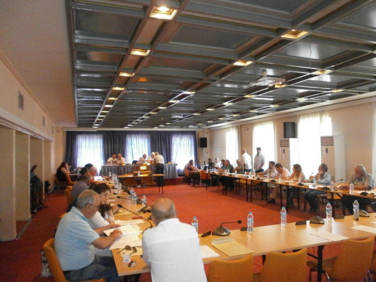 Συνεχίζουν οι συμβασιούχοι καθαριότητας στον Δήμο Τριπόλεως