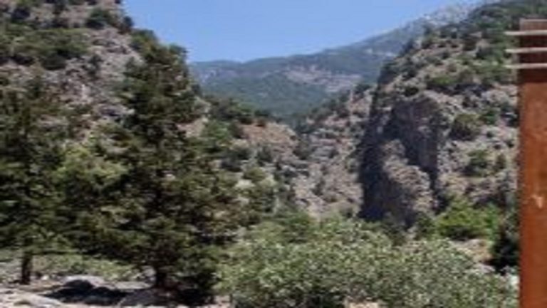 Χανιά: Διάσωση Ιταλού τουρίστα από χαράδρα