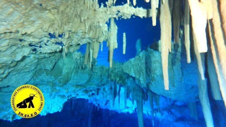 Εξερεύνηση υποβρύχιων σπηλαίων στο Αρκαδικό Χωριό