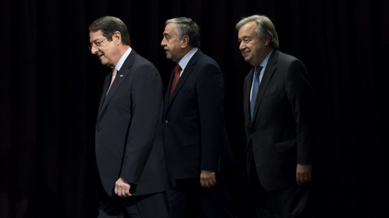 ΥΠΕΞ για Τουρκία: Εγκατέλειψε την πρώτη Διάσκεψη, «τίναξε στον αέρα» τη δεύτερη