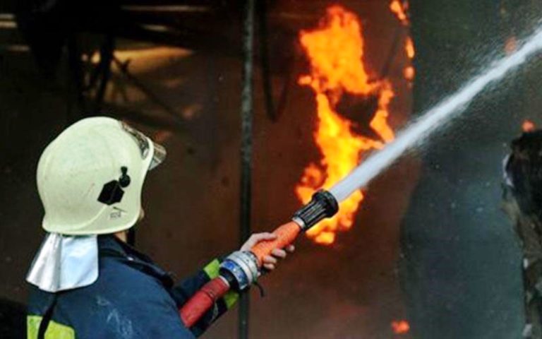 Φωτιά κοντά στο Ενωσιακό Γήπεδο
