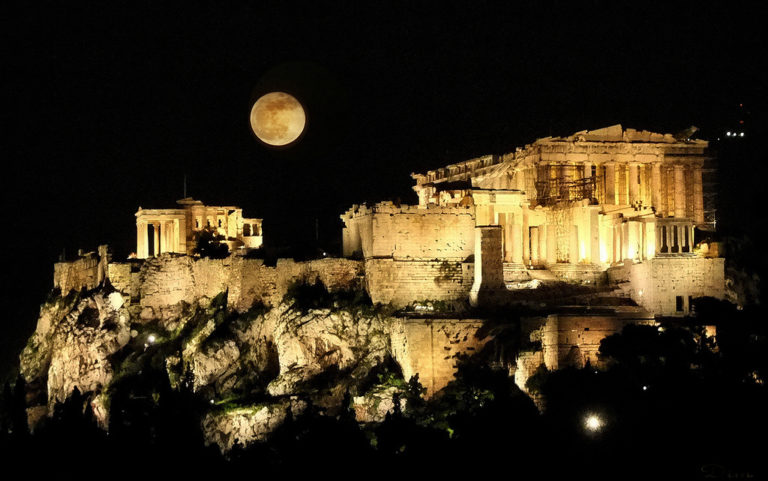 Blue moon: Το Σάββατο η δεύτερη πανσέληνος, θα συμβεί ξανά το 2023