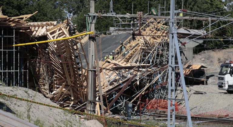 Δώδεκα τραυματίες από κατάρρευση γέφυρας στη Σουηδία