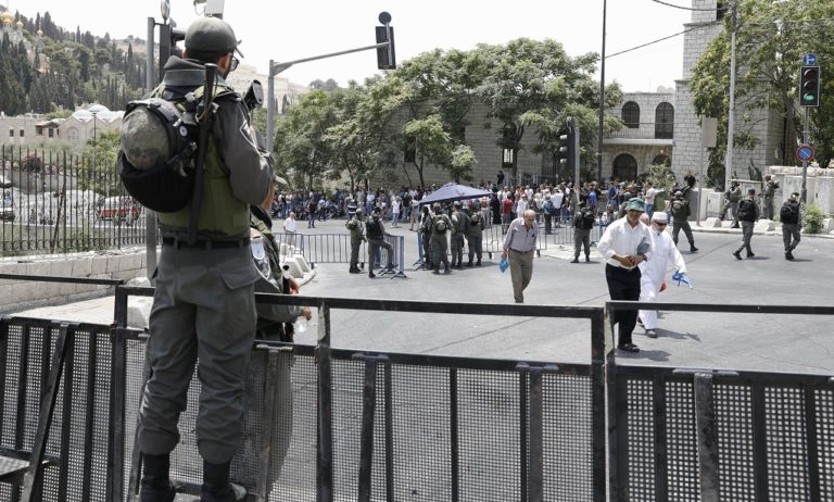 “Παγώνουν” οι επίσημες επαφές Παλαιστινιακής Αρχής-Ισραήλ με απόφαση Αμπάς