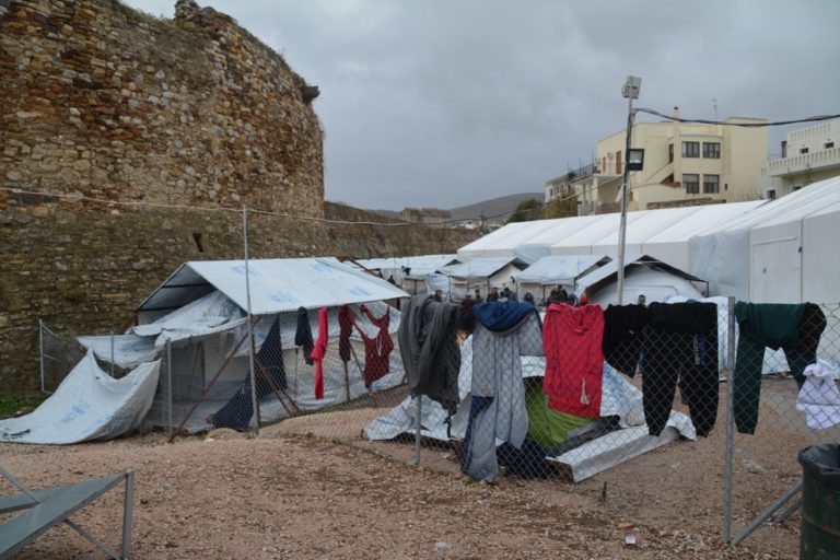 Με προσφυγή στη Δικαιοσύνη απειλεί ο Ν. Μηταράκης