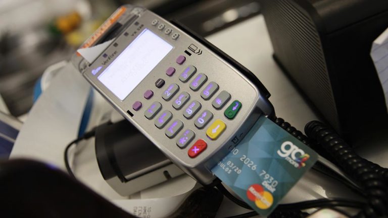 Προαιρετική η εγκατάσταση POS για τους δικηγόρους αποφάνθηκαν οι Δικηγορικοί Σύλλογοι