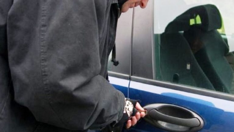 Έπιασαν τους διαρρήκτες αυτοκινήτων