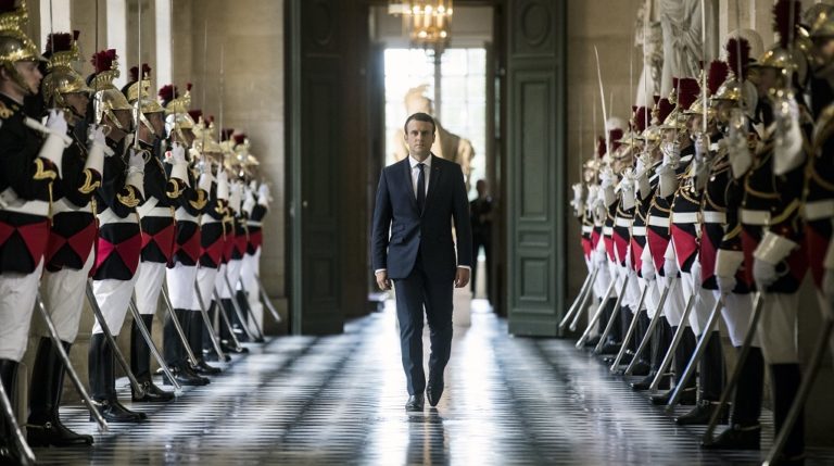 «Βαθιά αλλαγή» υποσχέθηκε ο Μακρόν σε ομιλία-ποταμό