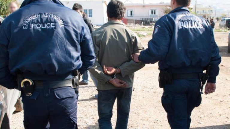 Συνελήφθη διακινητής μεταναστών μετά από καταδίωξη στη Θεσσαλονίκη