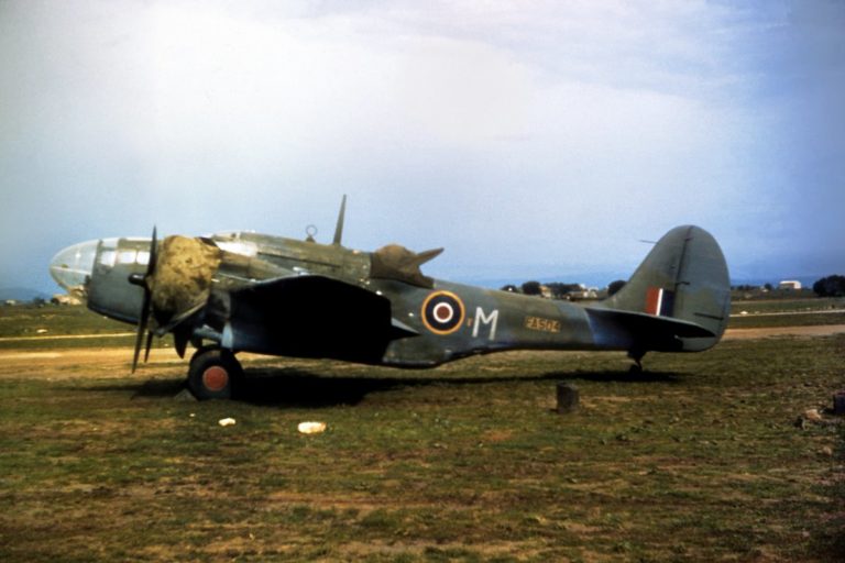 Πολεμικό αεροπλάνο του Β΄ Παγκοσμίου Πολέμου στην Ικαρία