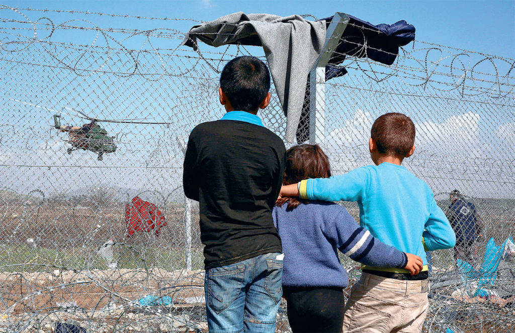 Αντιμέτωποι (και) με ιστορίες γραφειοκρατικής τρέλας οι πρόσφυγες