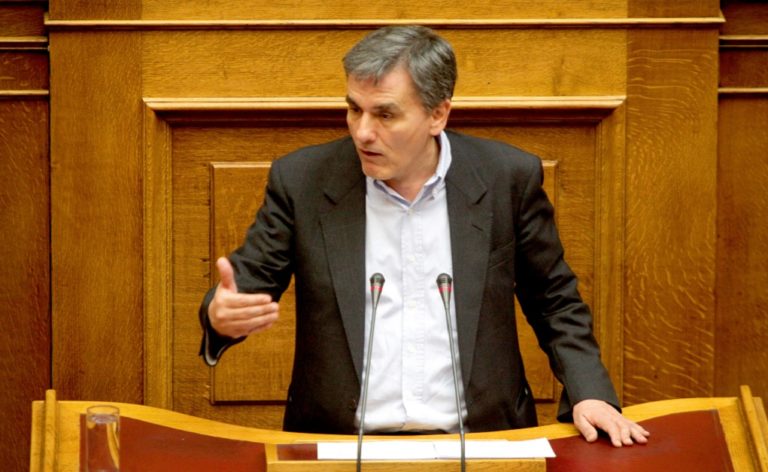 Τσακαλώτος: Δεν είναι σοβαρό να κάνουμε συγκρίσεις για την έξοδο στις αγορές