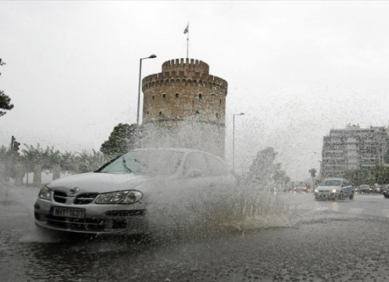 Μποτιλιάρισμα σε πολλούς δρόμους της Θεσσαλονίκης