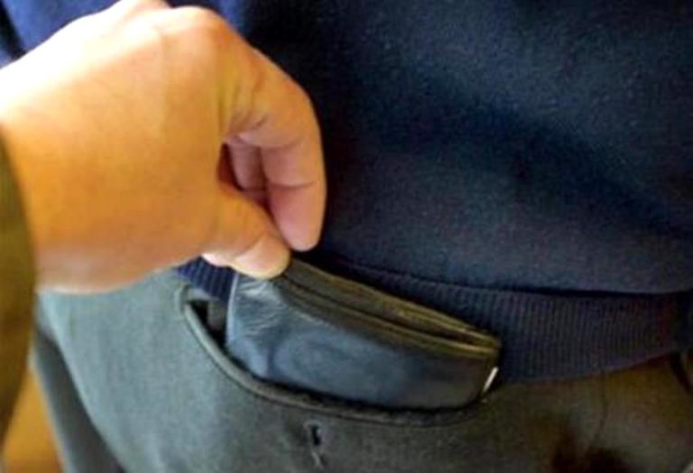 Τρίκαλα: 44χρονος έκλεψε πορτοφόλι μέσα σε σούπερ μάρκετ