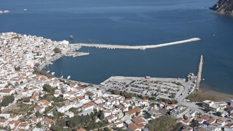 Σκόπελος: Ακυβέρνητο ιστιοφόρο λόγω μηχανικής βλάβης