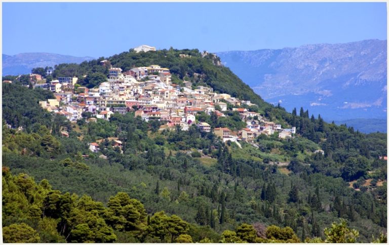 Κέρκυρα: Παραδοσιακοί χοροί στον Πέλεκα