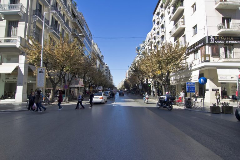 Επαναληπτικοί ψεκασμοί σε δενδροστοιχίες στο κέντρο της Θεσσαλονίκης