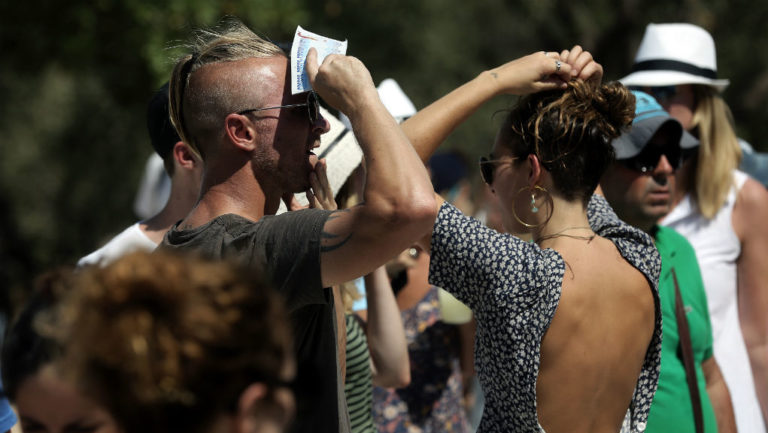 40 βαθμοί και σήμερα-Μικρές διακυμάνσεις ως την Κυριακή-Οι κίνδυνοι πυρκαγιάς (video)