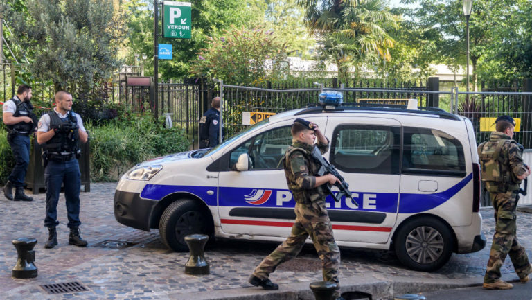 Γαλλία: Συνελήφθη o δράστης της επίθεσης εναντίον περιπόλου (video)