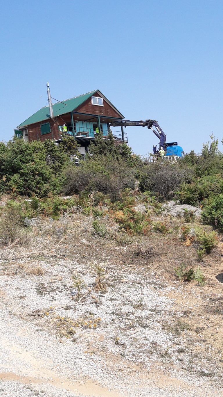 Κατεδάφιση πυροφυλακίου στο Τσατάλι Αλμυρού