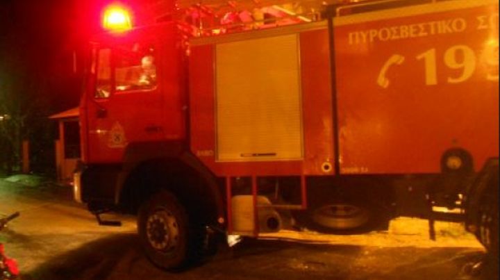 Ηράκλειο: Στις φλόγες ΙΧ στο λιμάνι
