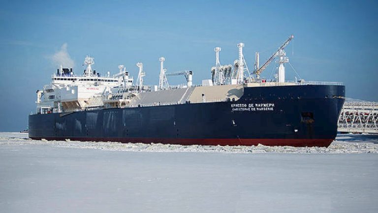 Αρκτική: Για πρώτη φορά δεξαμενόπλοιο πέρασε χωρίς συνοδεία παγοθραυστικών