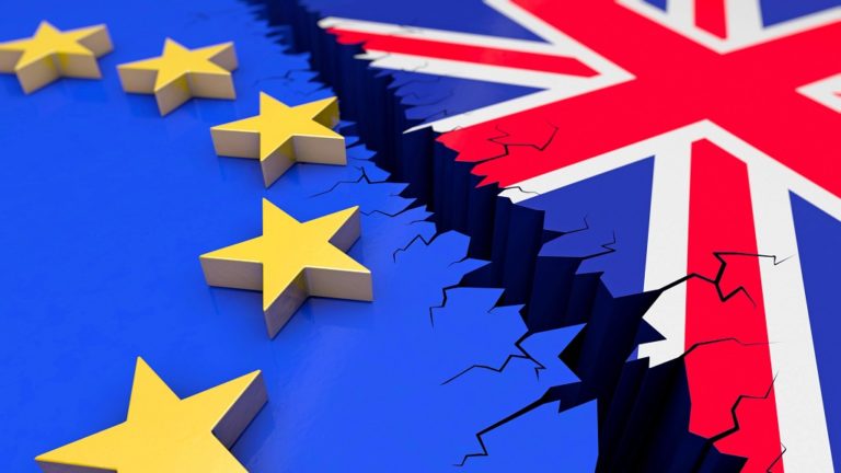 Μπαρνιέ: Το βρετανικό σχέδιο για τα ιρλανδικά σύνορα δεν πρέπει να πλήττει την αγορά της ΕΕ