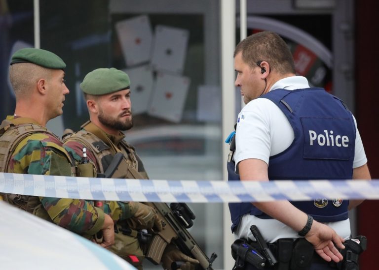 Βρυξέλλες: Σε κρίσιμη κατάσταση άνδρας που επιτέθηκε με μαχαίρι σε δύο στρατιώτες