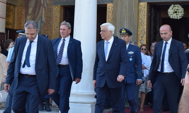 Ζάκυνθος: Πάνω από τα καμμένα πέταξε ο Π.Παυλόπουλος – Σύσκεψη στο Υπ.Εσωτερικών