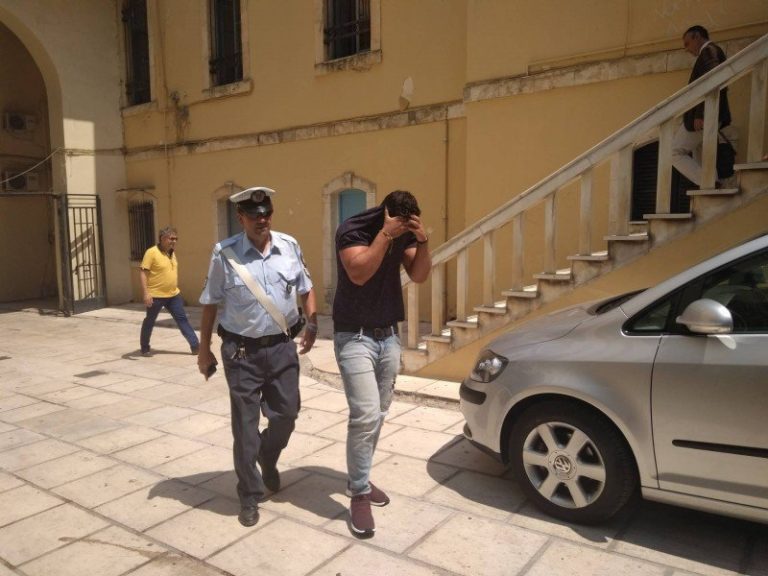 Χανιά: Ελεύθερος με περιοριστικούς όρους ο 20χρονος που παρέσυρε και σκότωσε δύο νέους