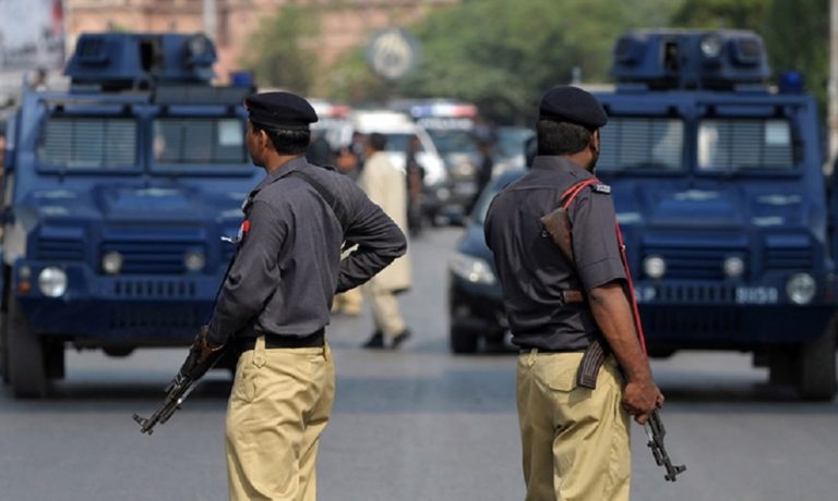 Έκρηξη παγιδευμένου φορτηγού στο Πακιστάν-Δεκάδες τραυματίες