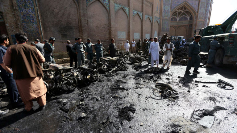 Δεκάδες νεκροί και τραυματίες από επίθεση καμικάζι σε σιιτικό τέμενος στο Αφγανιστάν