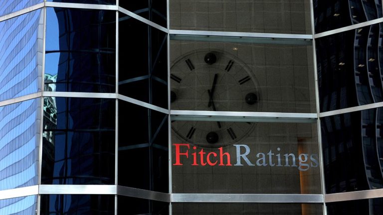 Fitch: Ο νόμος για την α΄κατοικία θα μειώσει τα κόκκινα δάνεια